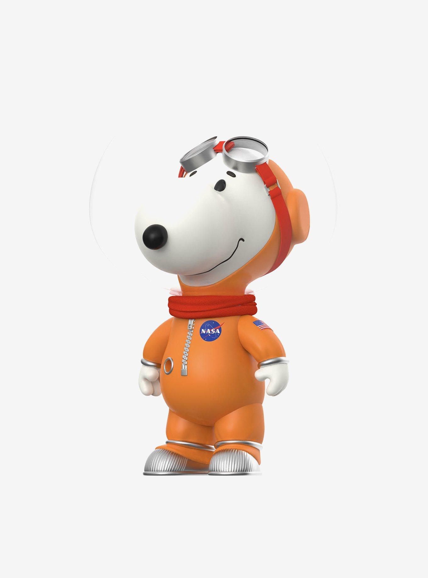 Super7 Peanuts Super Size Snoopy Astronaut (Orange Spacesuit