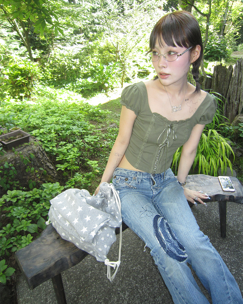 センターレースアップフリルクロップドトップス | ファッション通販