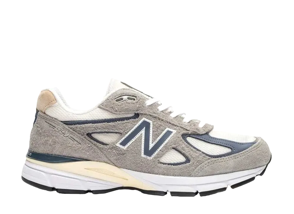 New Balance 990V4 