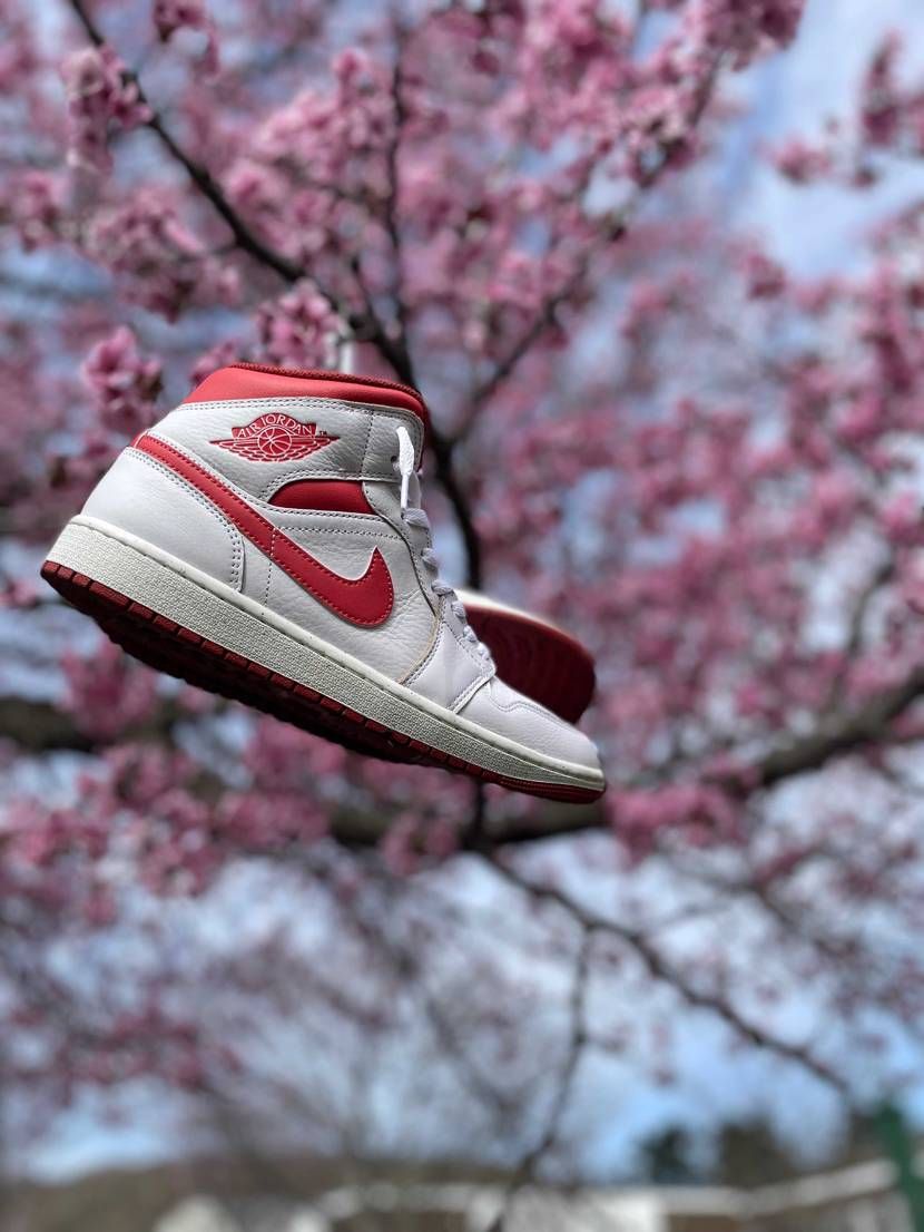 ナイキ エアジョーダン1 ミッド SE 