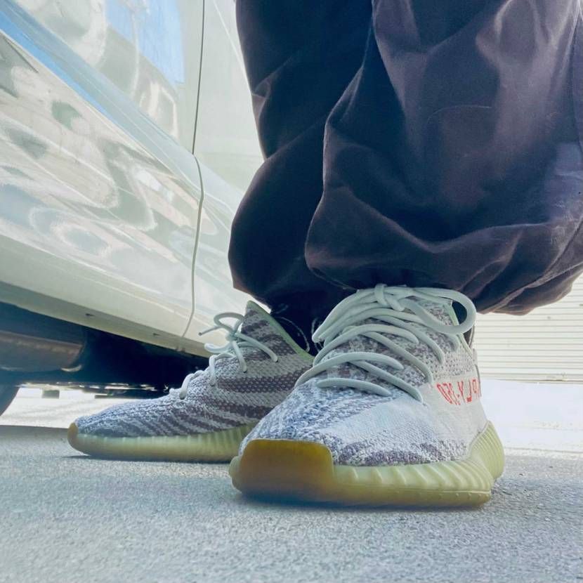 アディダス イージーブースト350V2 