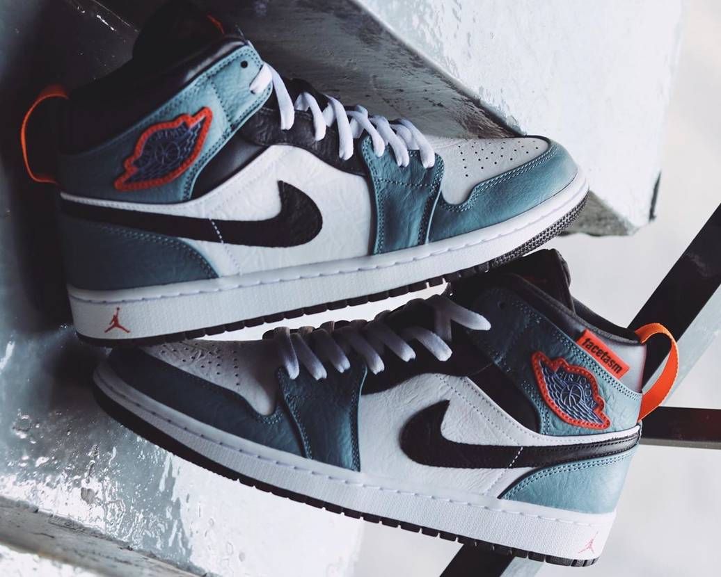 スニダンで取扱中】FACETASM × NIKE AIR JORDAN 1 MID WHITE / NAVY