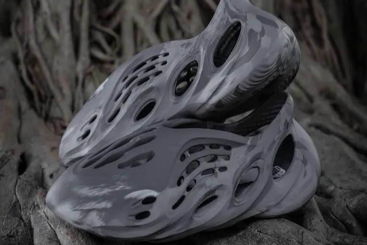 3/15発売｜adidas YEEZY Foam Runner 