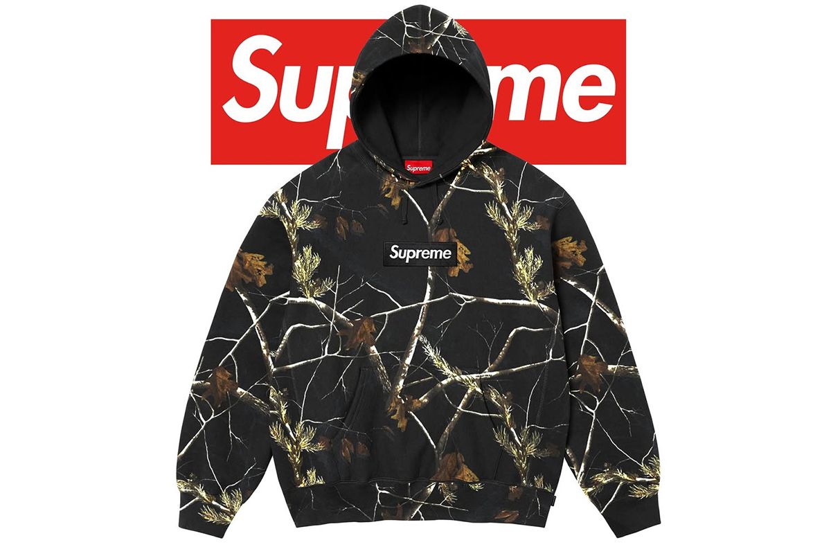 Supreme 25AWのボックスロゴフーディーは