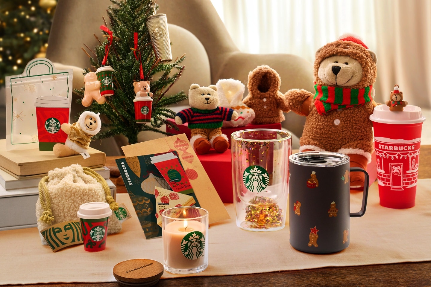 自分へのご褒美やギフトに！ホリデー気分を盛り上げる「STARBUCKS」の