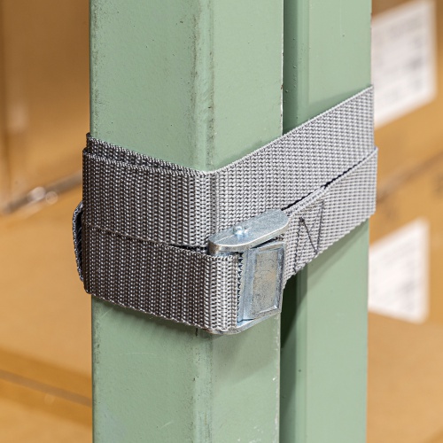 積荷の落下やオープン棚の転倒を防止するベルトを発売｜サンワサプライ