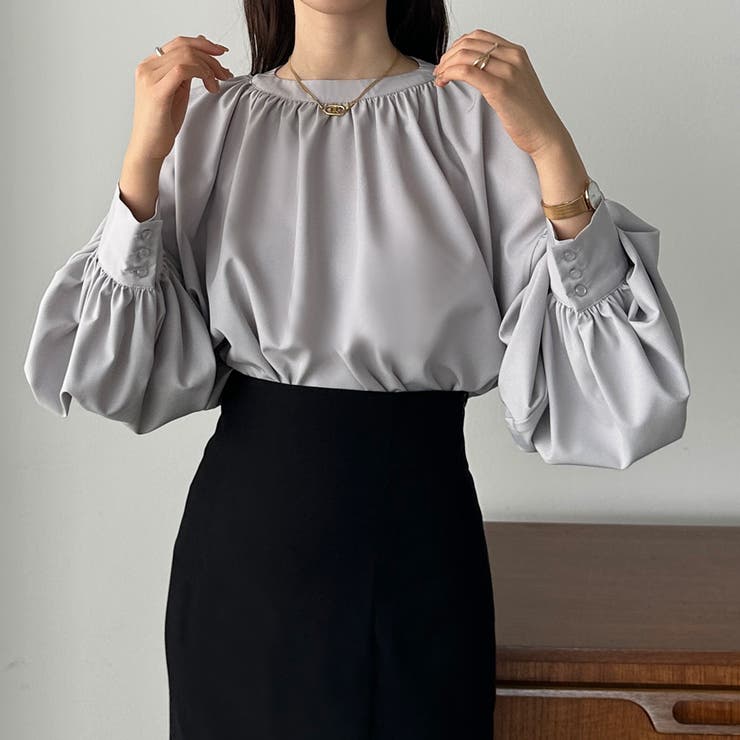 Louere スタンドカラーギャザーブラウス[品番：AMTW0004632]｜Louere