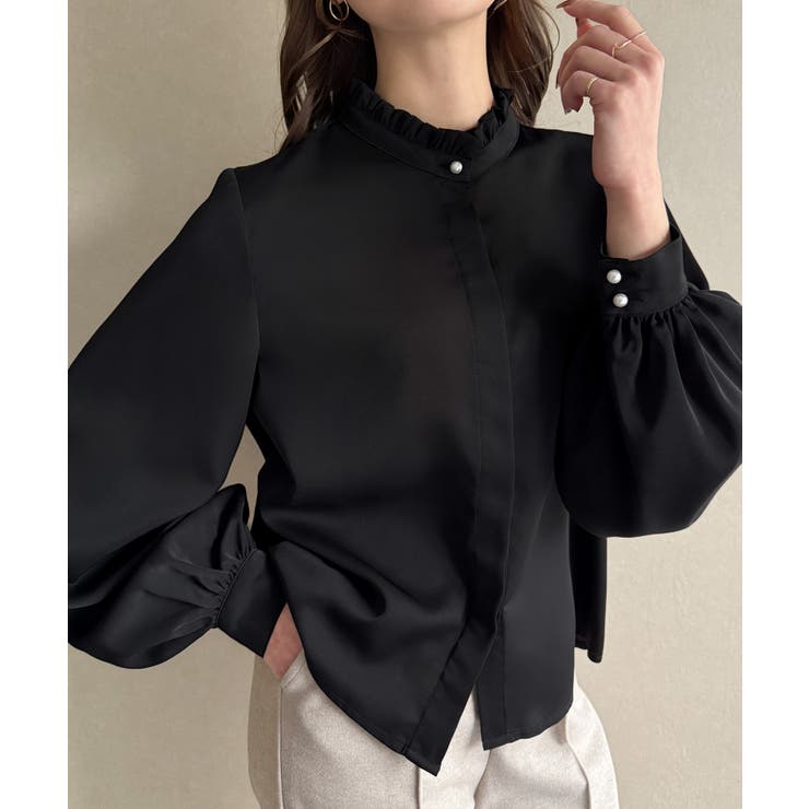 パール釦フリルスタンドカラーブラウス[品番：AMTW0012076]｜JUNOAH