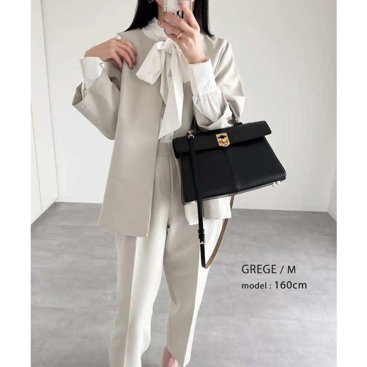 大人のきちんとシーンに大活躍♪フレアシルエットセットアップスーツ