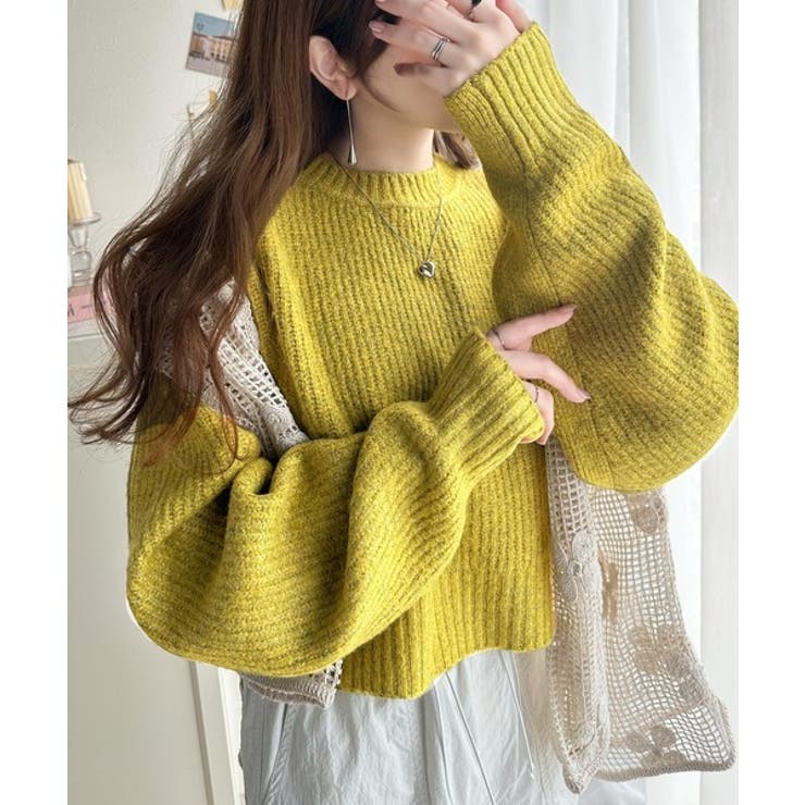 ゆるニットでほどよいあざと感。ふわもちドルマン袖ニットプルオーバー