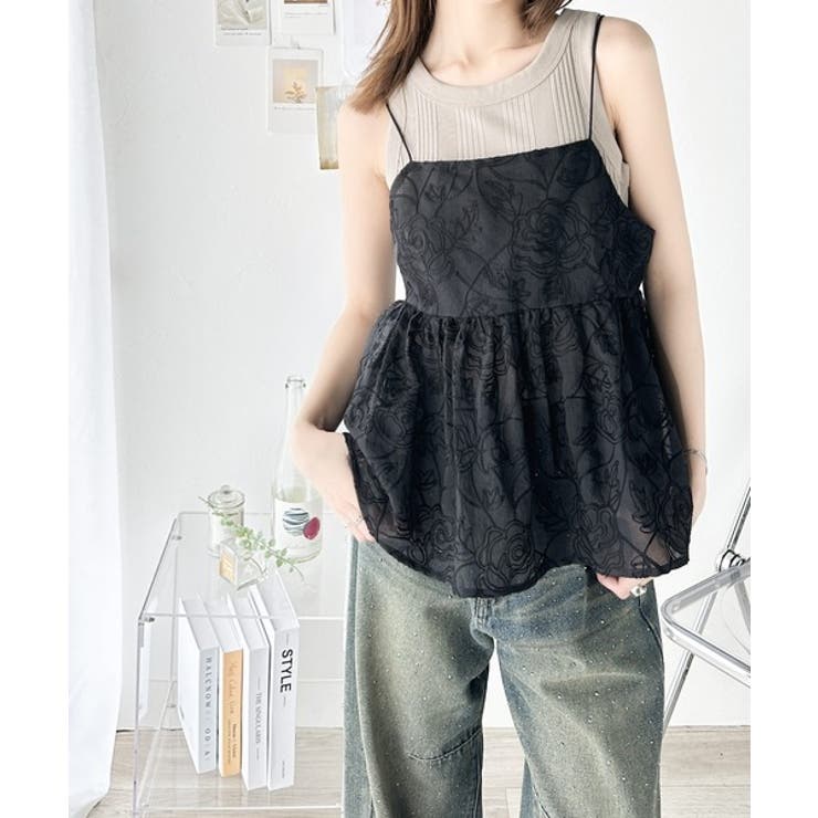 大人のレイヤードスタイル。シアー花柄刺繍オーバーキャミビスチェ