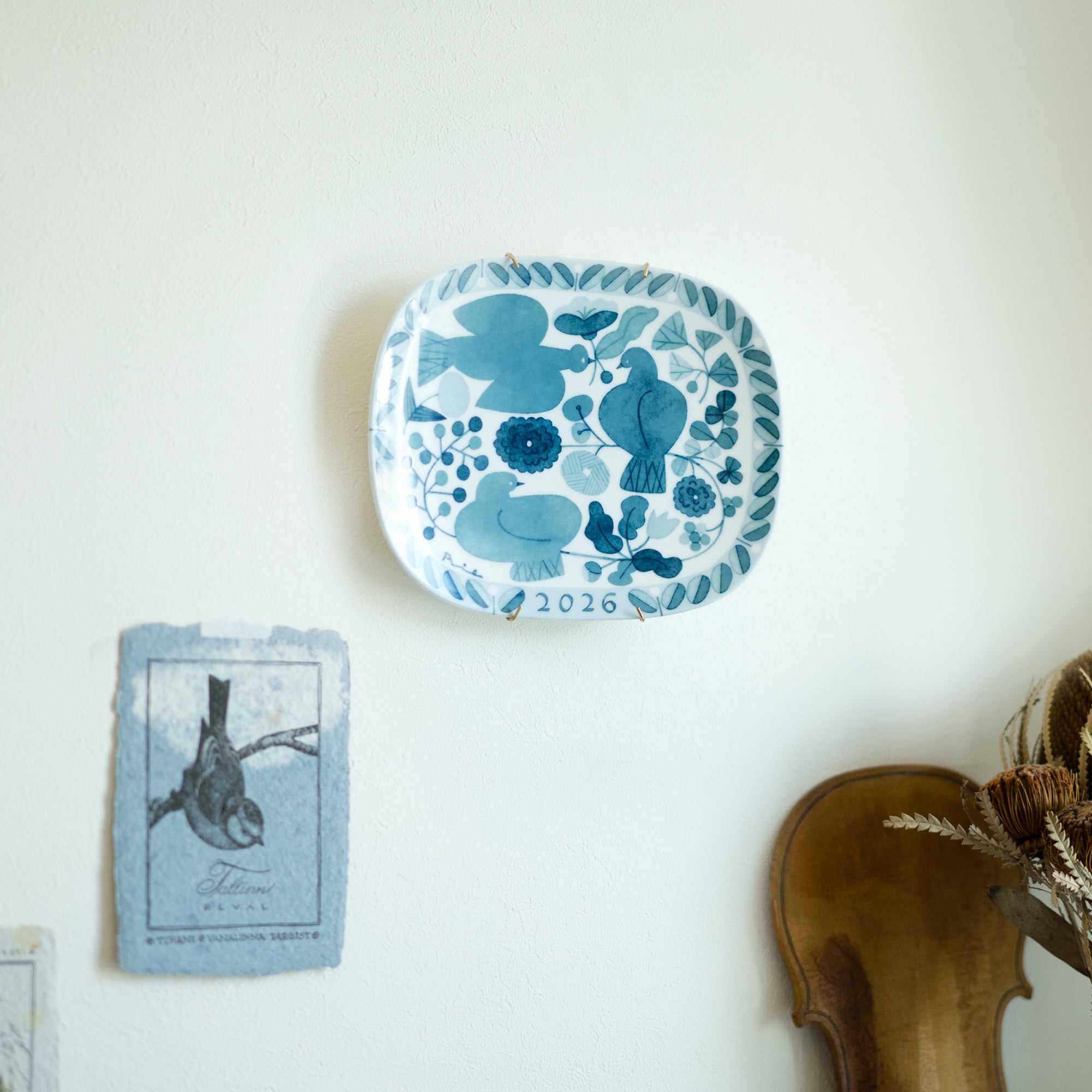 YEAR PLATE 2026 – BIRDS' WORDS