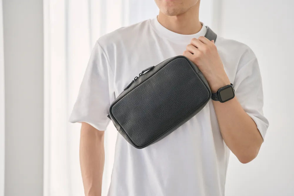 発売後2分で完売！レザーブランドが本気で作った「大人の男性が持つ