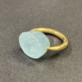 銀座本店で、マリーエレーヌドゥタイヤックのK22素材を使っている