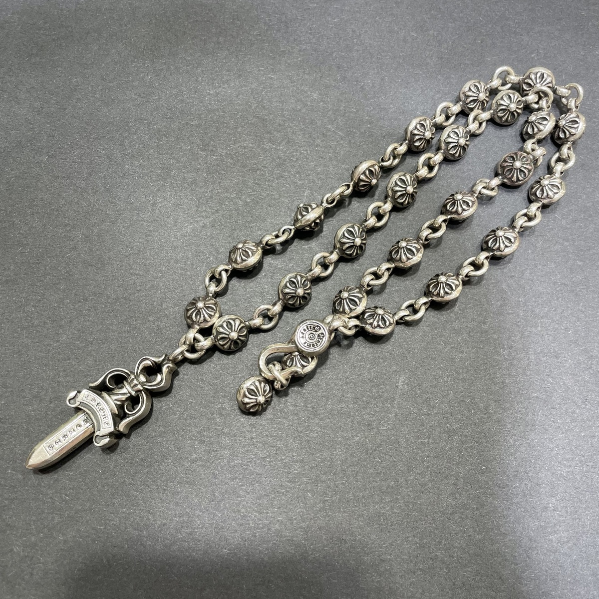 渋谷店で、クロムハーツのダガーチャーム、クロスボールチェーンの