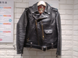 新宿店で、リアルマッコイズ×ブコのJ-22ホースハイドレザーダブル