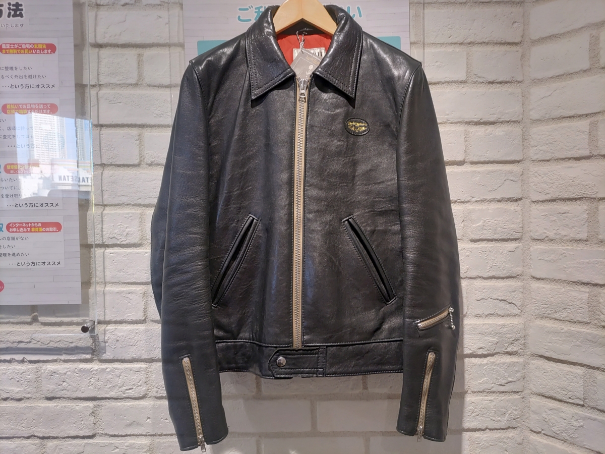 新宿店で、ルイスレザーのシープスキンレザーを採用したシングル