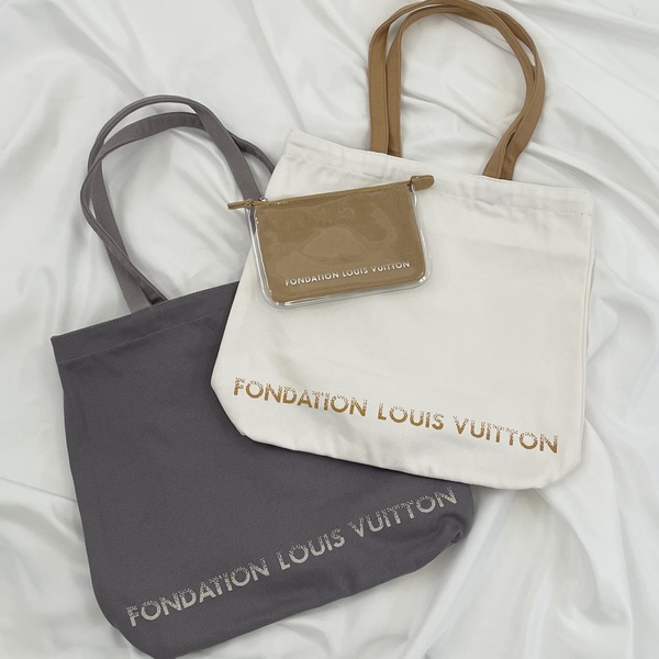 え?あのヴィトンのロゴが入ってこのお値段?ルイヴィトン美術館の