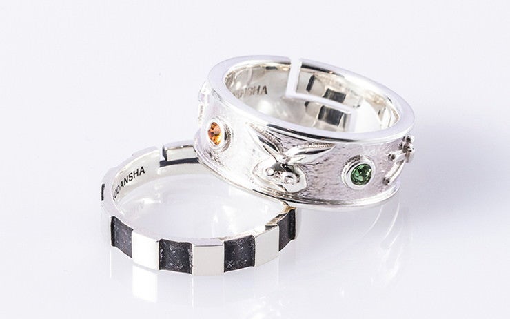 物語〉シリーズより、阿良々木暦などをイメージしたアイテムが再び登場