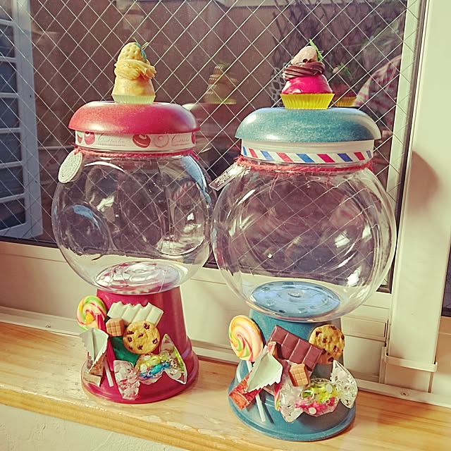 机 ガチャガチャ風キャンディポットのインテリア実例 ｜ RoomClip