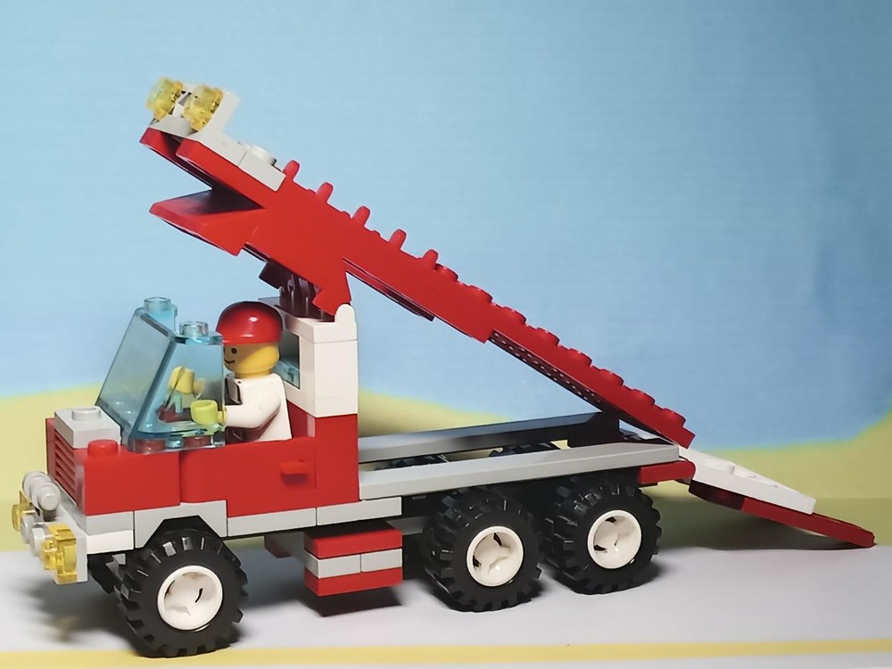 LEGO MOC 6668 car transformer by Ziqing | Rebrickable - Build with