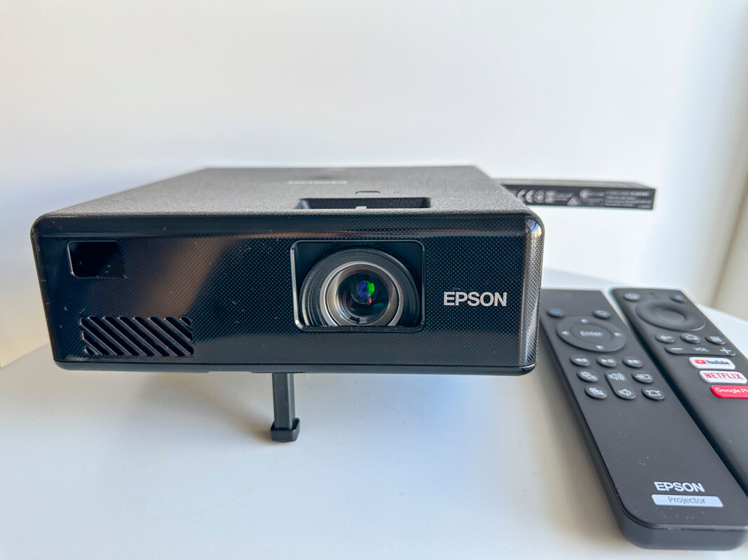 エプソン EF-11SETをレビュー！初心者には嬉しいAndroid TV™がすぐに