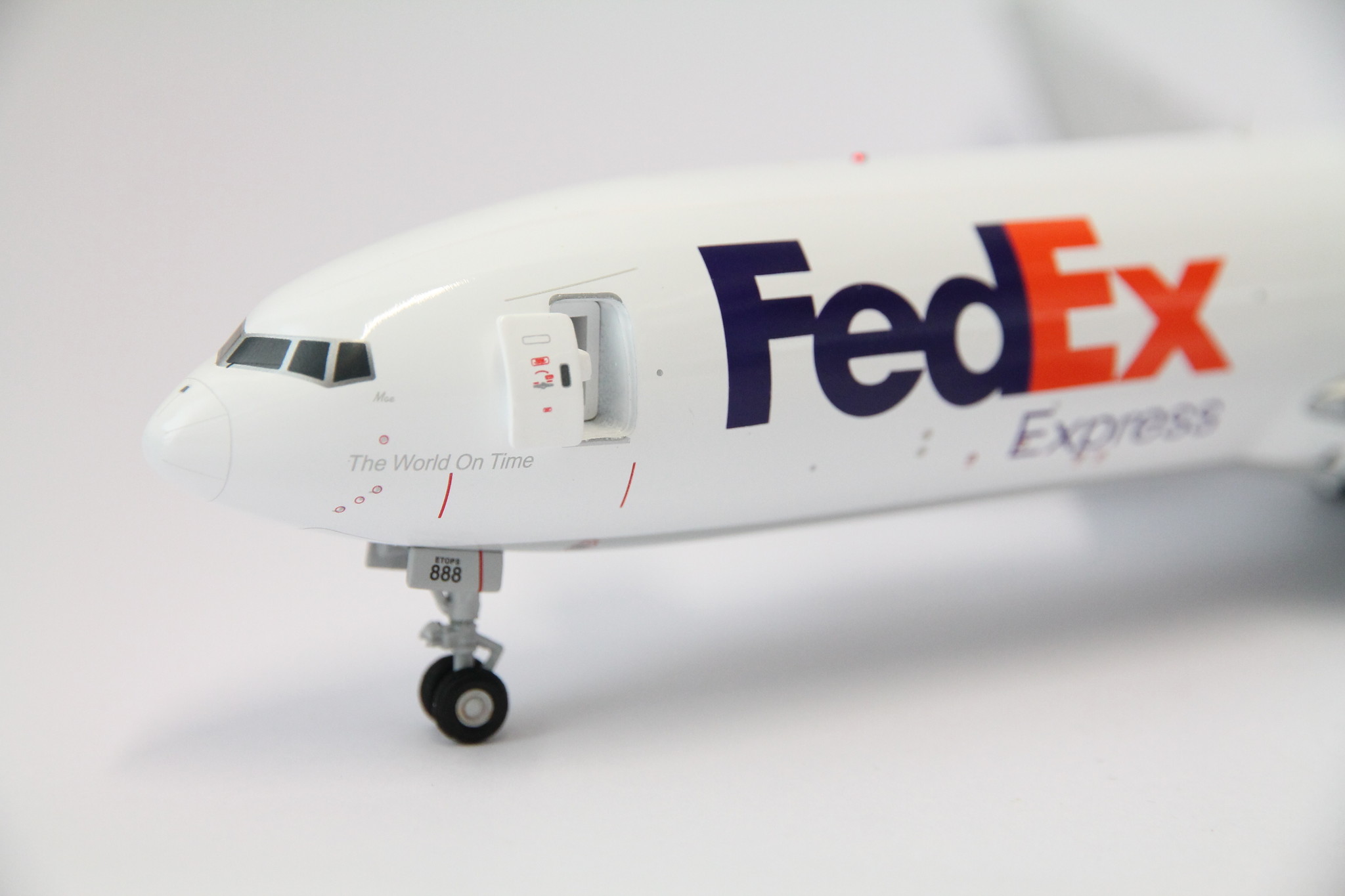 1:200 FedEx Boeing 777-200F N888FD Gemini200 G2FDX951 Interactive