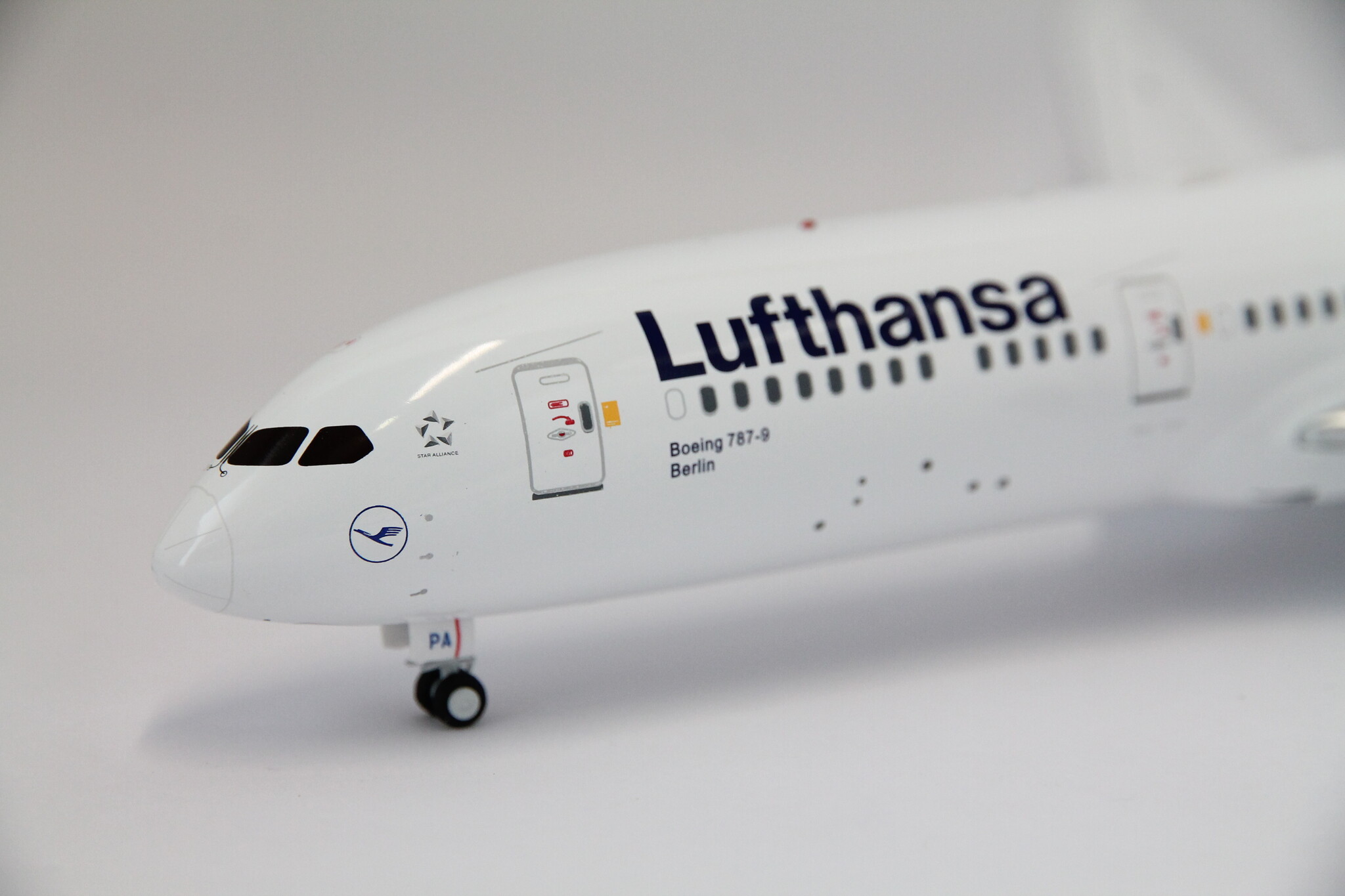 1:200 Lufthansa Boeing B787-9 D-ABPA JFox Models JF-787-9-001