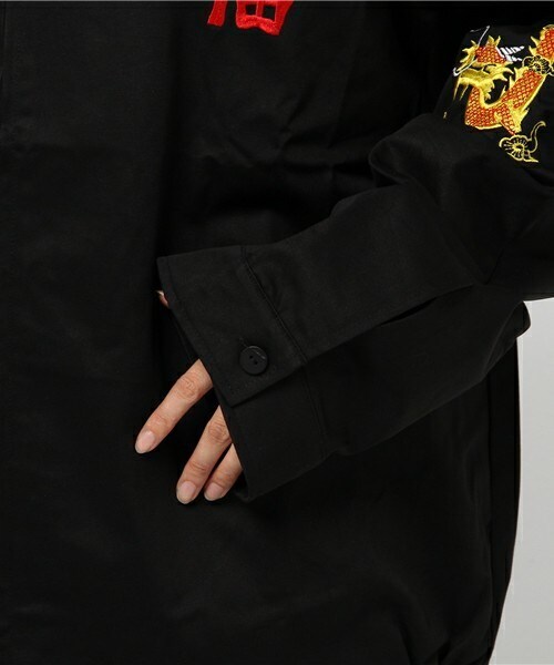 unrelaxing（アンリラクシング）の「オーバーサイズ刺繍ベトナム