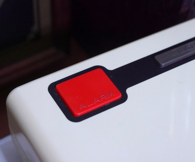 台湾 日本 昭和セイコー パタパタ時計 QN407 白 目覚まし時計 置き時計