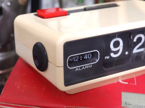 台湾 日本 昭和セイコー パタパタ時計 QN407 白 目覚まし時計 置き時計