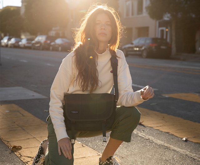送料無料 20%OFF】台湾 TIMBUK2 FLIGHT CLASSIC MESSENGER 軽量