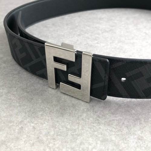 日本直送 名牌中古包 】FENDI フェンディ ベルト ブラック ズッカ