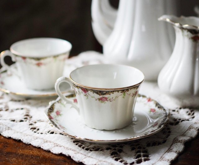 香港 19 世紀 フランス アンティーク LIMOGES カップ＆ソーサーセット