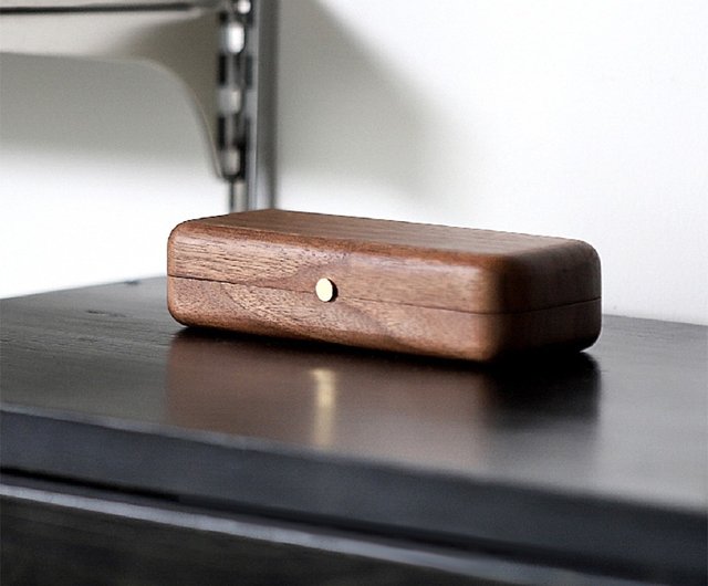 40%OFF】木製メガネケース【英語での無料彫刻】メガネ収納ボックス