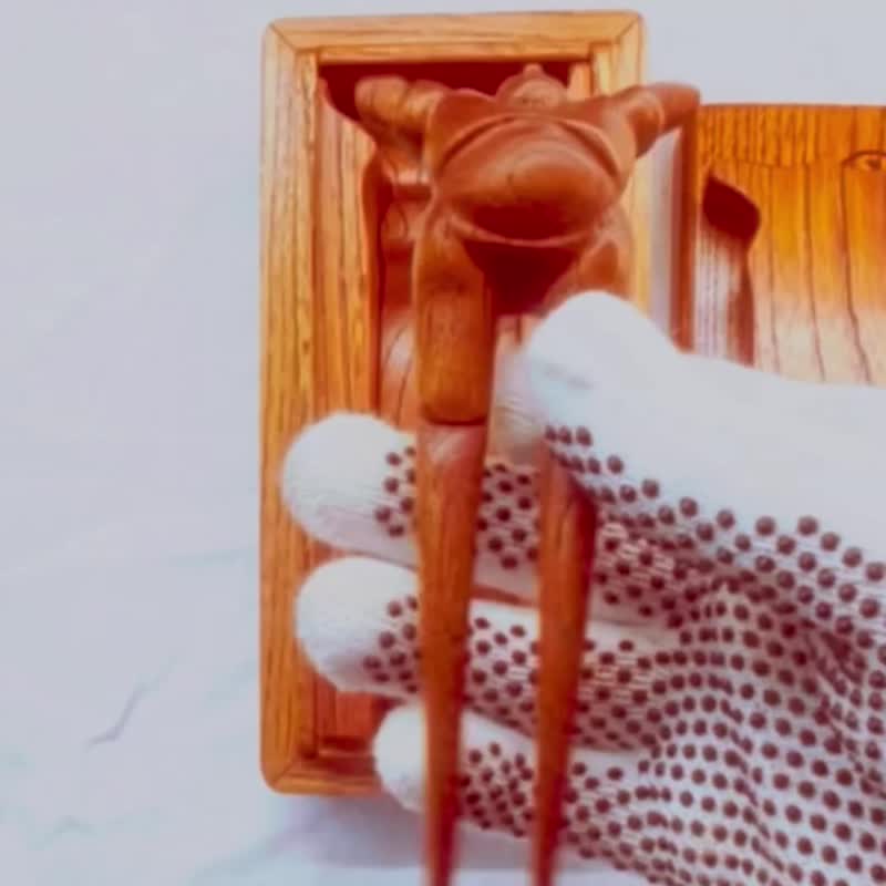 送料無料】相撲かんざし はじまりの一歩 Sumo Kanzashi Wooden Hairpin