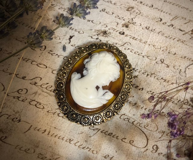 台湾 アメリカンカメオスタイルレディースブローチ ct-antique - Pinkoi