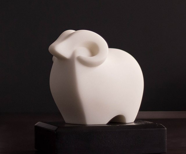 台湾 【成長シリーズ - リーダーシップ羊（ホワイト）】クアンアート_