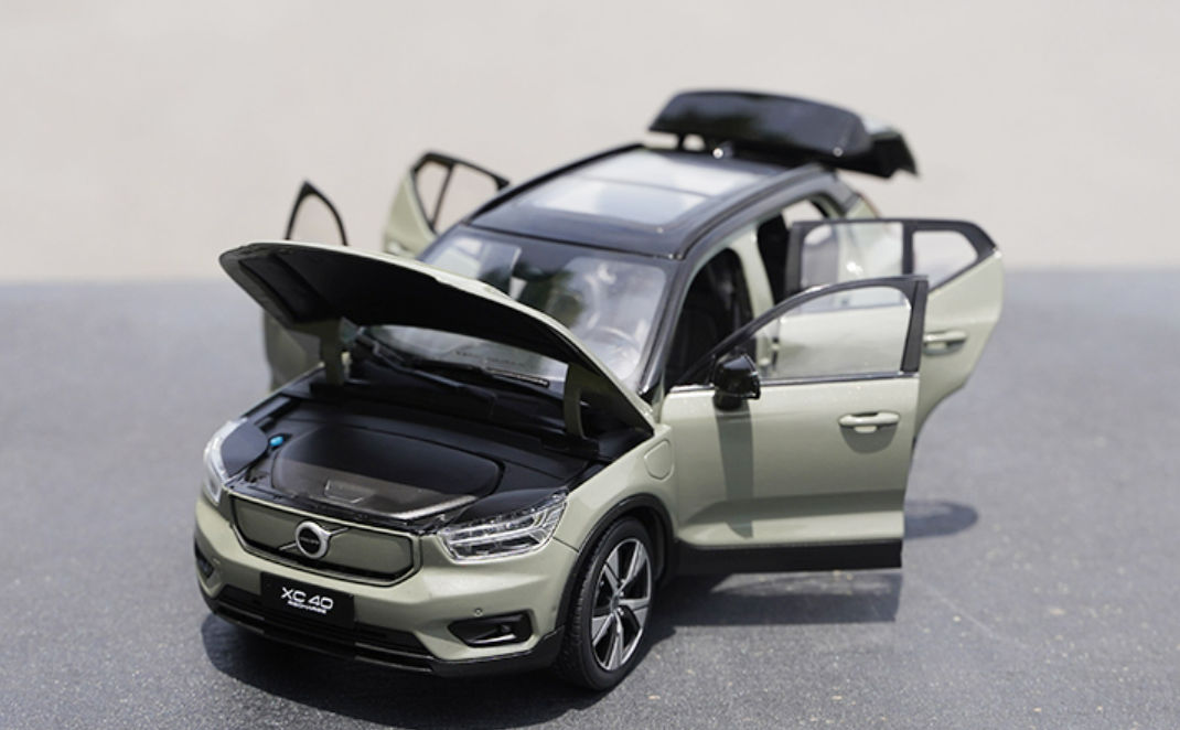 1/18 Dealer Edition 2022 Volvo XC40 XC 40 Recharge (Light Green