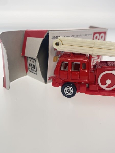 トミカ 1:110 いすゞ シュノーケル 消防車 #68 赤箱赤文字 T/T | 中古