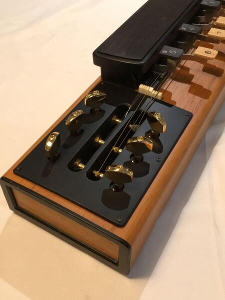 その他ブランド(ソノタブランド) / 全音高級大正琴/エレキ冴/さえ/6弦