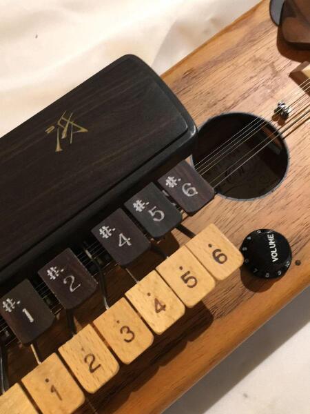 その他ブランド(ソノタブランド) / 全音高級大正琴/エレキ冴/さえ/6弦