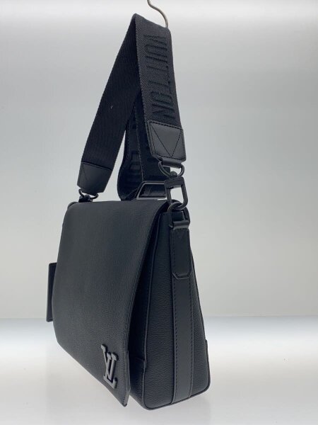 LOUIS VUITTON(ルイヴィトン) / テイクオフ・メッセンジャー_LV