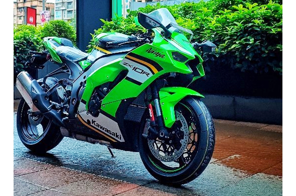 Kawasaki Ninja ZX-10R On Road Price in Meerut Starts at 20.79 lakh