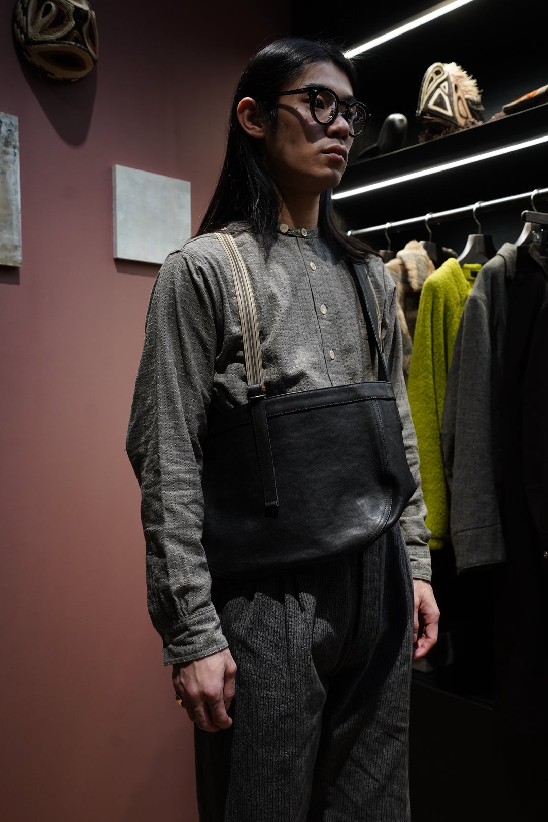 Taiga Takahashi(タイガタカハシ)のNEWSBOY BAG SMALL(BLACK LEATHER