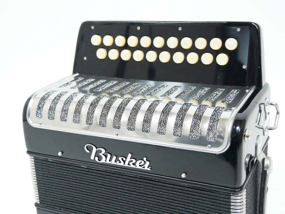 ケルトの笛屋さん | アコーディオンの販売