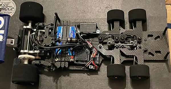 自作CNC加工の課題を解決！高精度なF1ラジコンカーパーツを製作