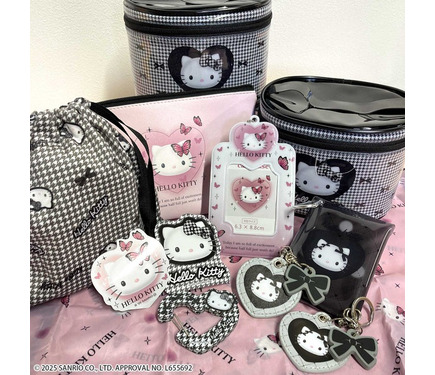 懐かしい！持ってた！「ハローキティ」2000年代のデザイン“千鳥格子柄