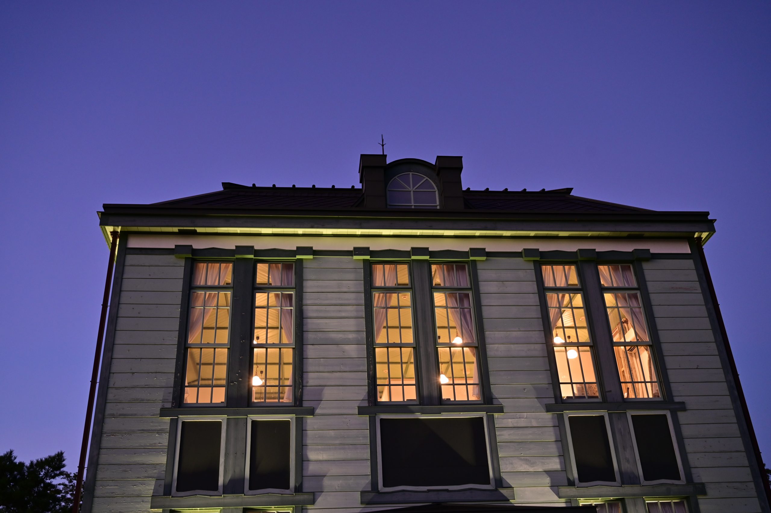 ヴェールカフェ(旧忍町信用組合店舗) | グルメスポット一覧 | 【公式