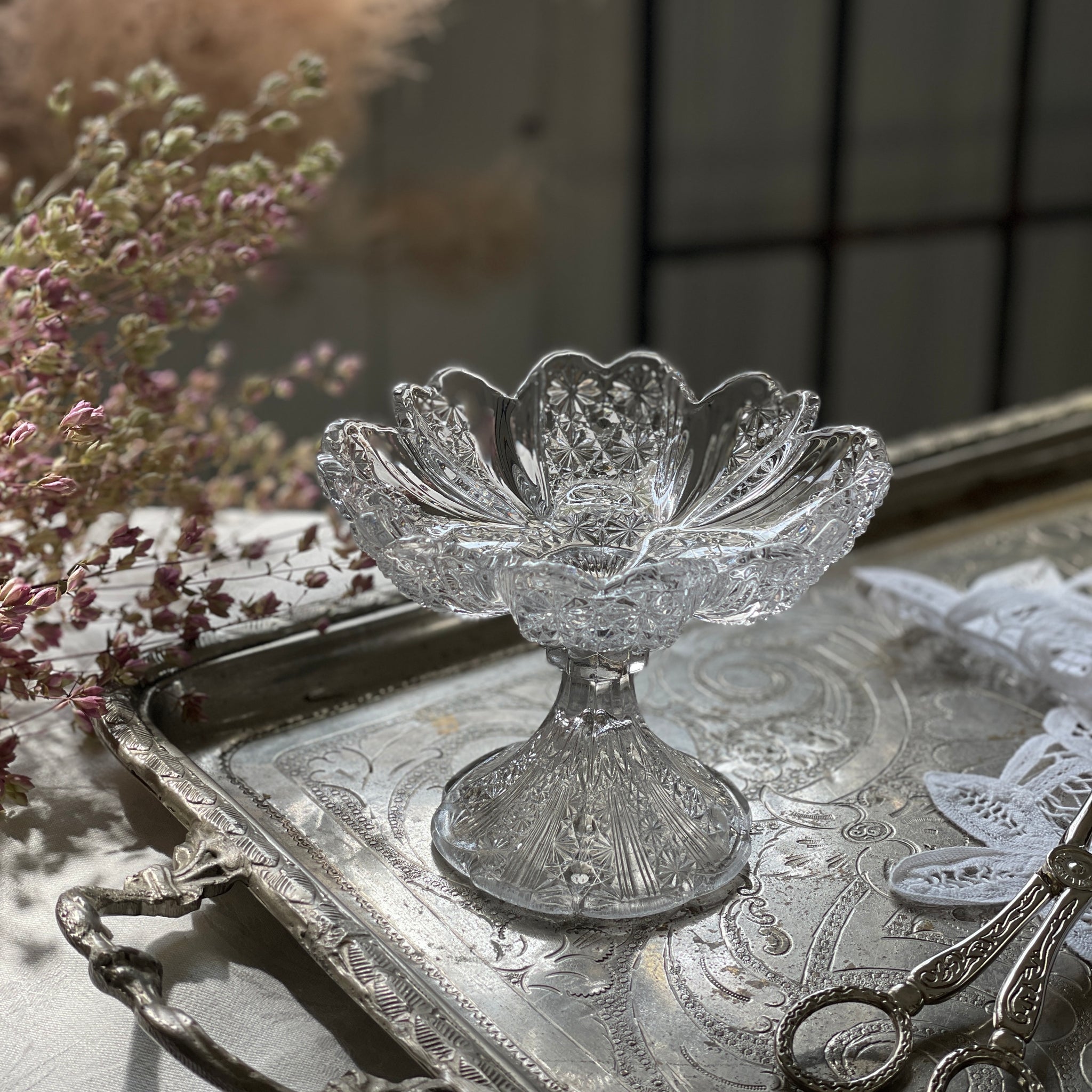 小さなヴィクトリアンガラスコンポート（直径13cm） イギリス